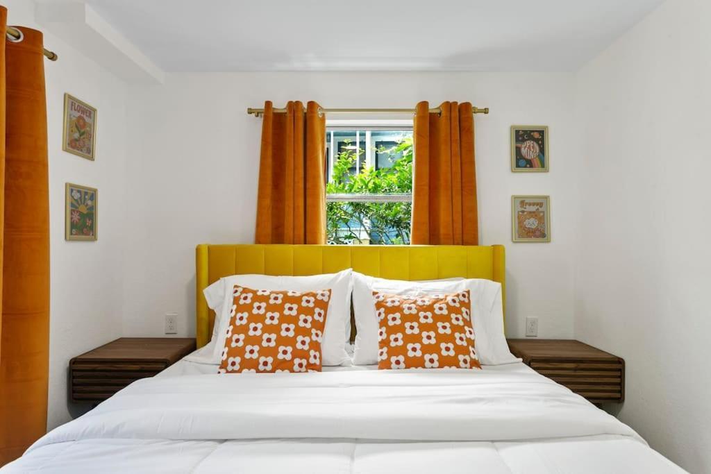 That 70'S Themed Apt Close To Coffee, Food + Shops Tampa Ngoại thất bức ảnh